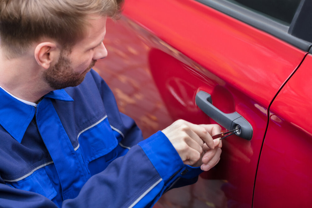 7 Commercial Door Hardware Suppliers Compared: Best Stock for Contractors?