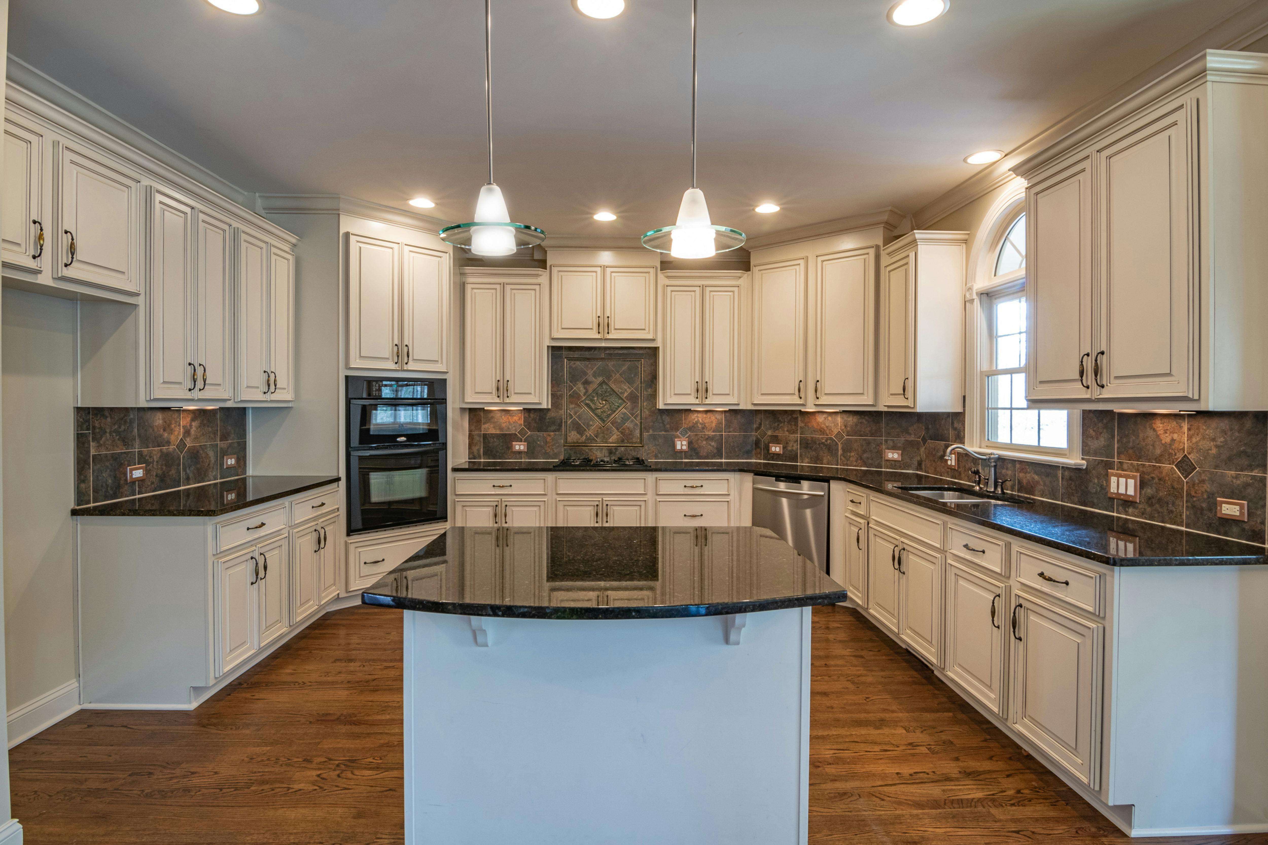 Custom Kitchen Remodeling for Modern Living